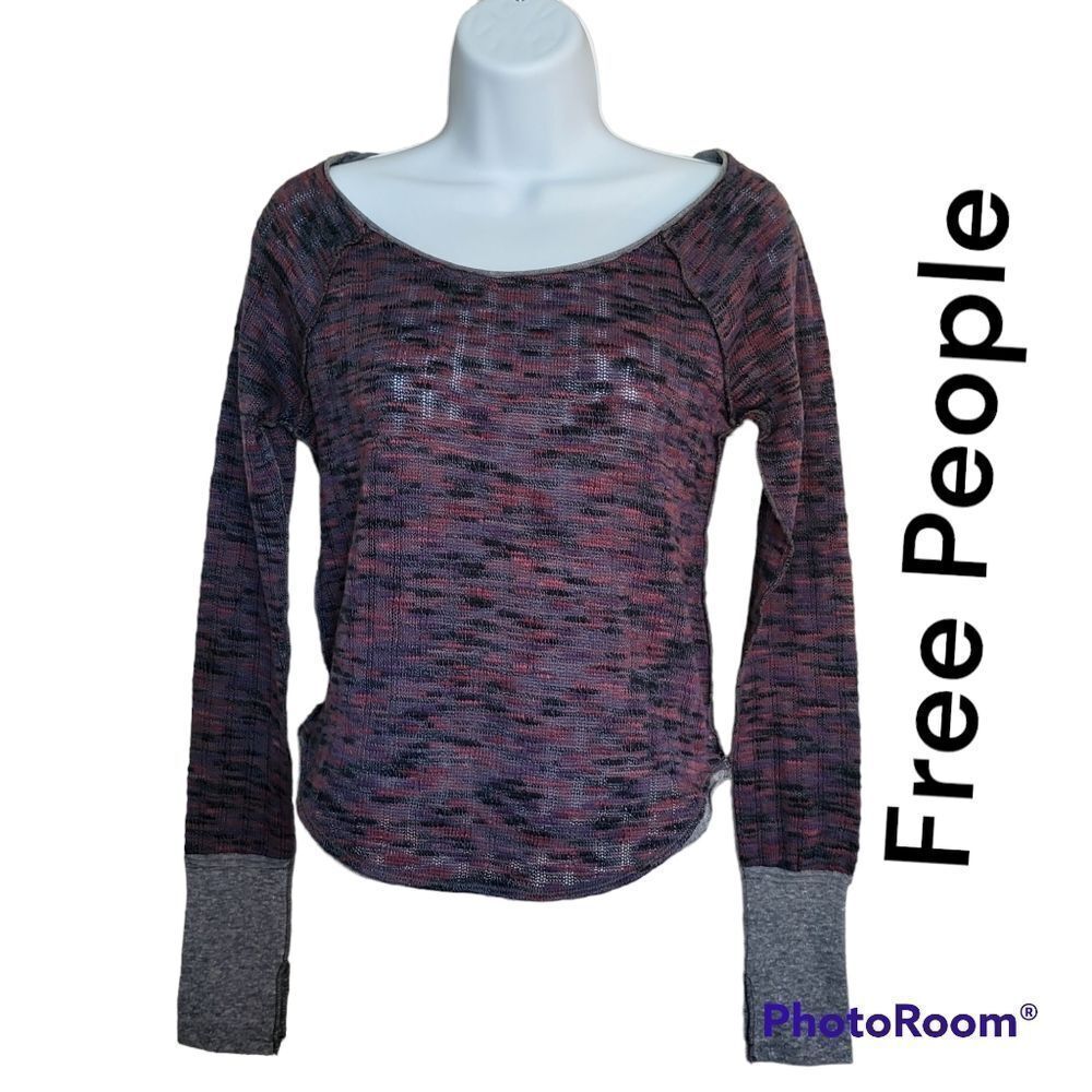 *Free People Women's spaced out long sleeve Ribbed sweater. Size XS, NWOT